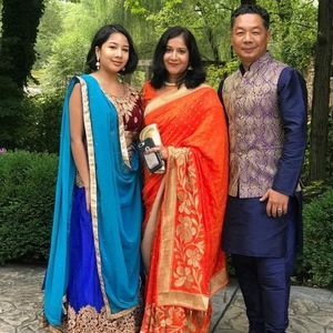 Meet your Posher, Joya